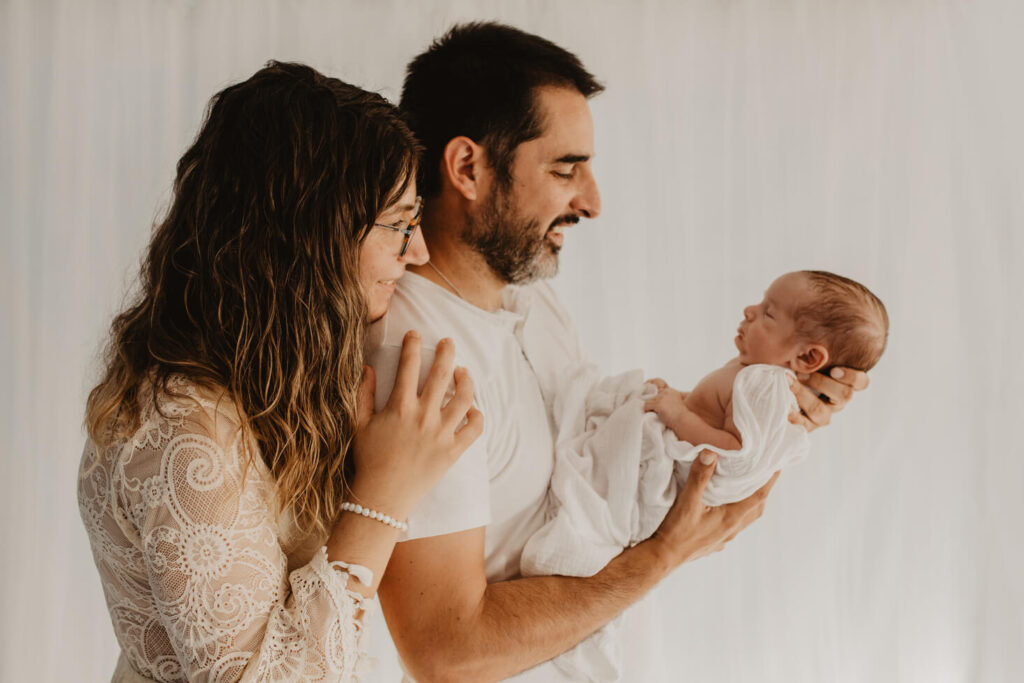 familia con su bebé